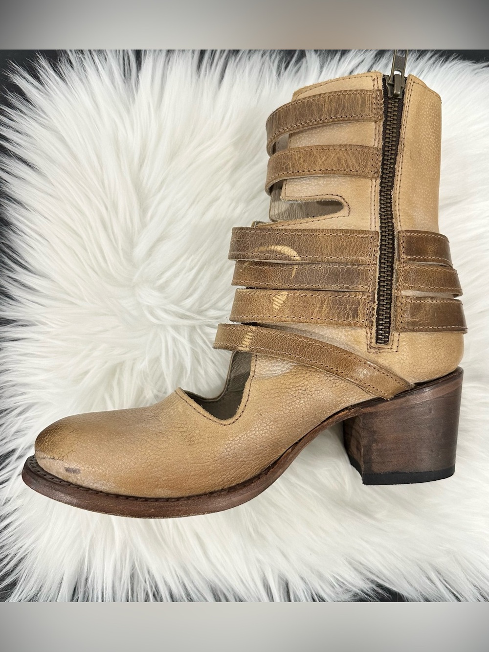 🦅 FREEBIRD BY STEVEN CLOVER Buckle Ankle Boots SZ 7 Tan - Picture 8 of 13
